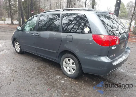 2008 Toyota Sienna Xle z USA, uszkodzony, nr VIN 5TDZK22C48S214227